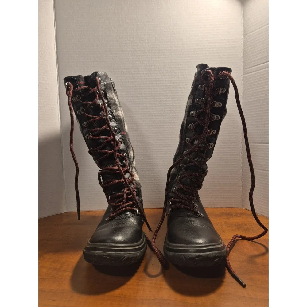 Pajar Canada‎ Women's Winter Combat Boots Black Plaid Leather Size 7-7.5 Flaw